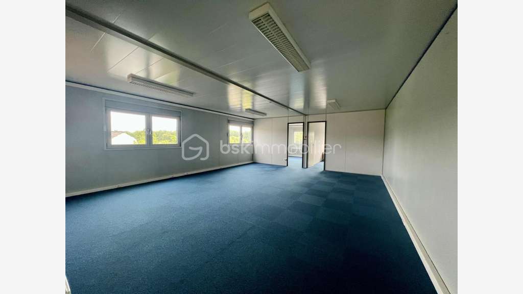 BATIMENT PROFESSIONNEL 1539 m2 - ENTREPOT et