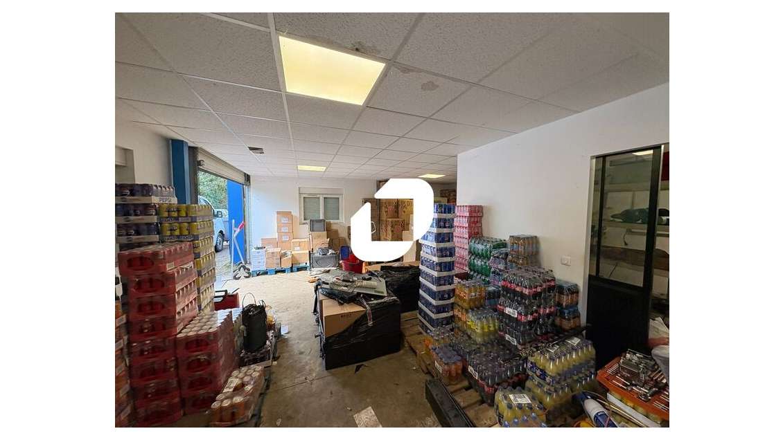 Vente Local d'activité 150m² Epone