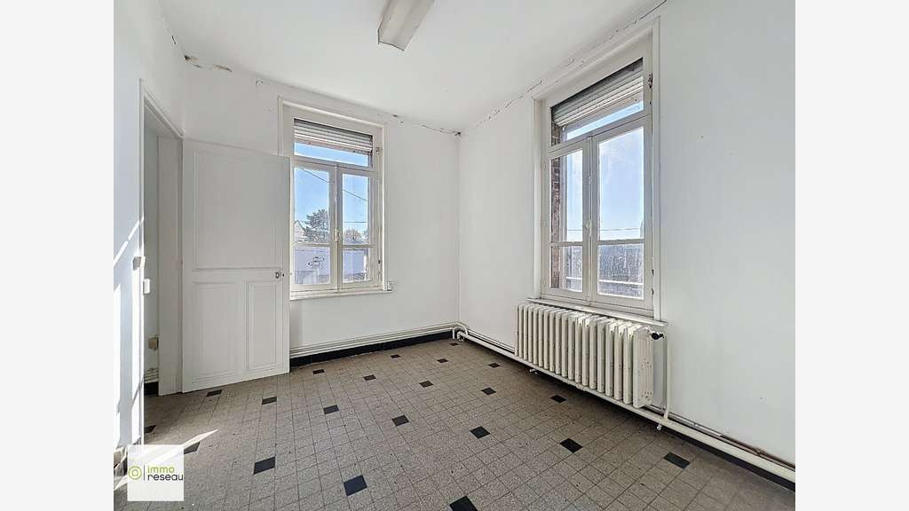 Ensemble immobilier 155m² à Escaudoeuvres