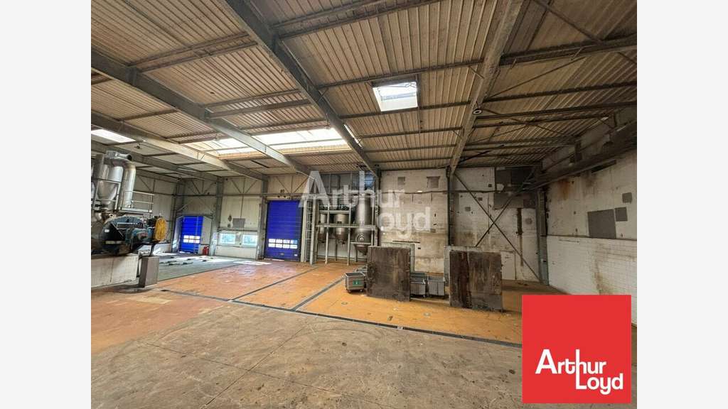 Local d'activité 3260m² à vendre aux Essarts