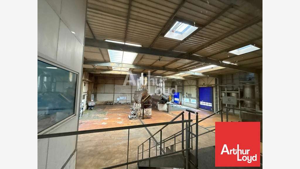 Local d'activité 3260m² à vendre aux Essarts