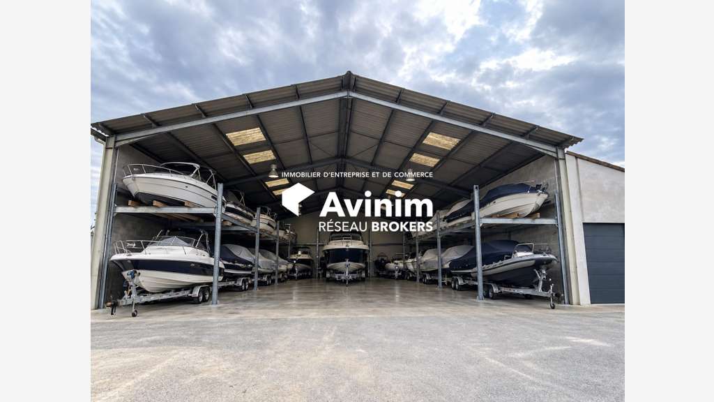 Vente local d'activité de 900m² en ZA à Fayence