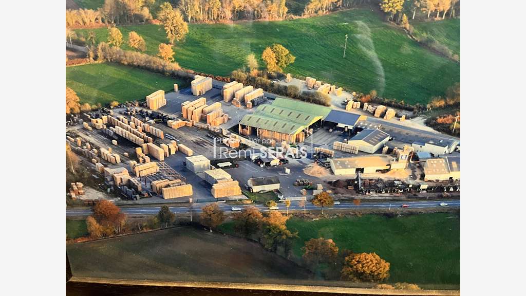 Entrepôt 4 000m² env. à vendre proche Flers