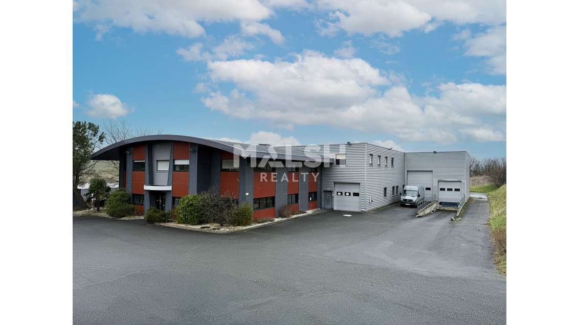 Bâtiment 1980m² à Fleurieux-sur-l'Arbresle