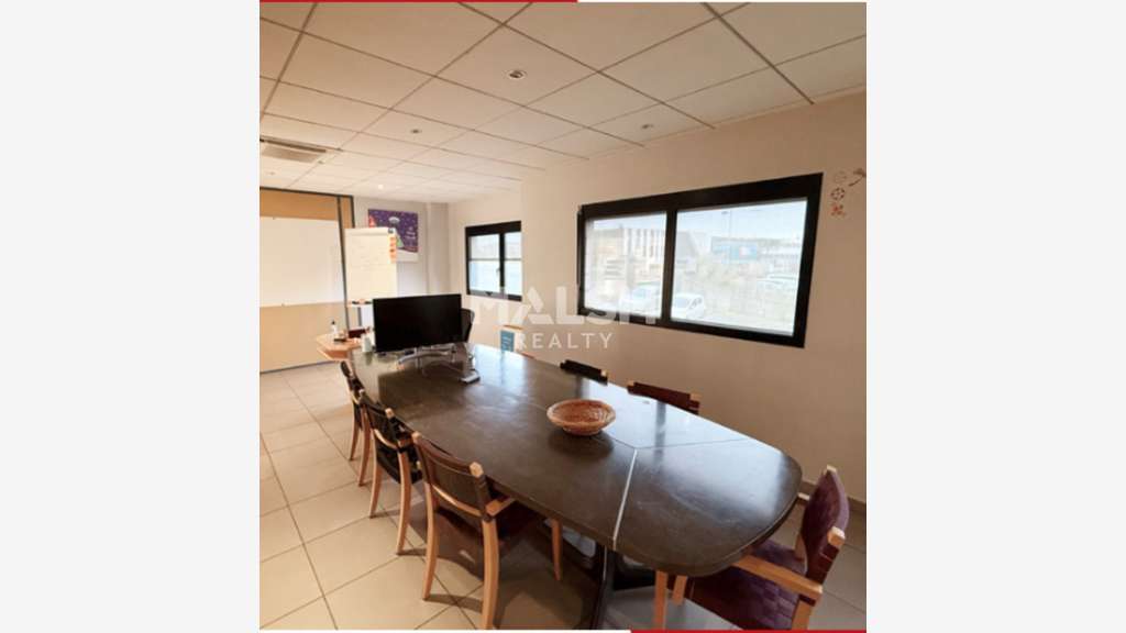 Bâtiment 1980m² à Fleurieux-sur-l'Arbresle