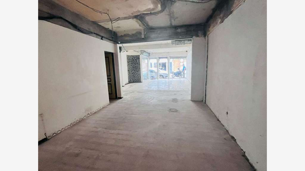 Murs commerciaux libres 80m² à Fort de France
