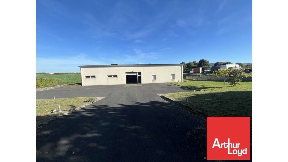 Local d'activité 564m² à vendre à François RD911 
