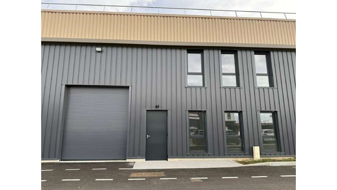 Local d'activité 328m² à vendre à Genay A6/A46