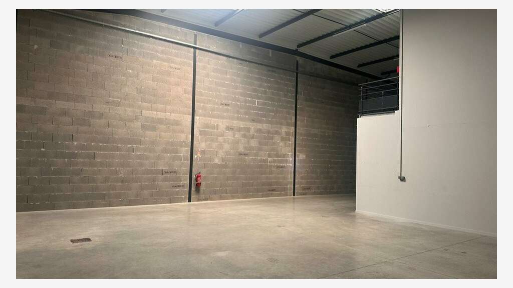 Local d'activité 328m² à vendre à Genay A6/A46