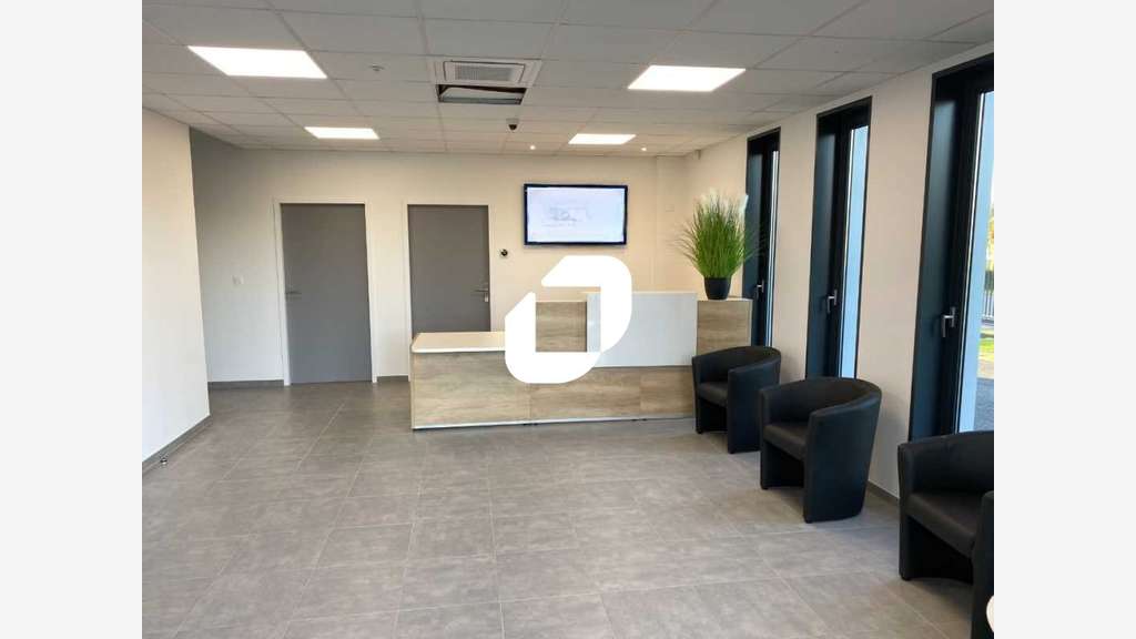 Vente Local d'activité 2100m² Godewaersvelde