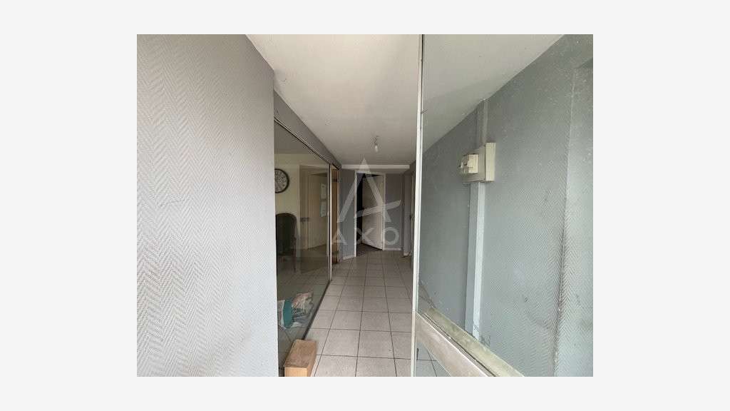 Vente local d'activité de 730m² à Gond-Pontouvre