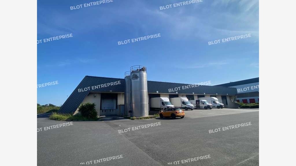 A vendre local d'activités 1 560m² à Gouesnou