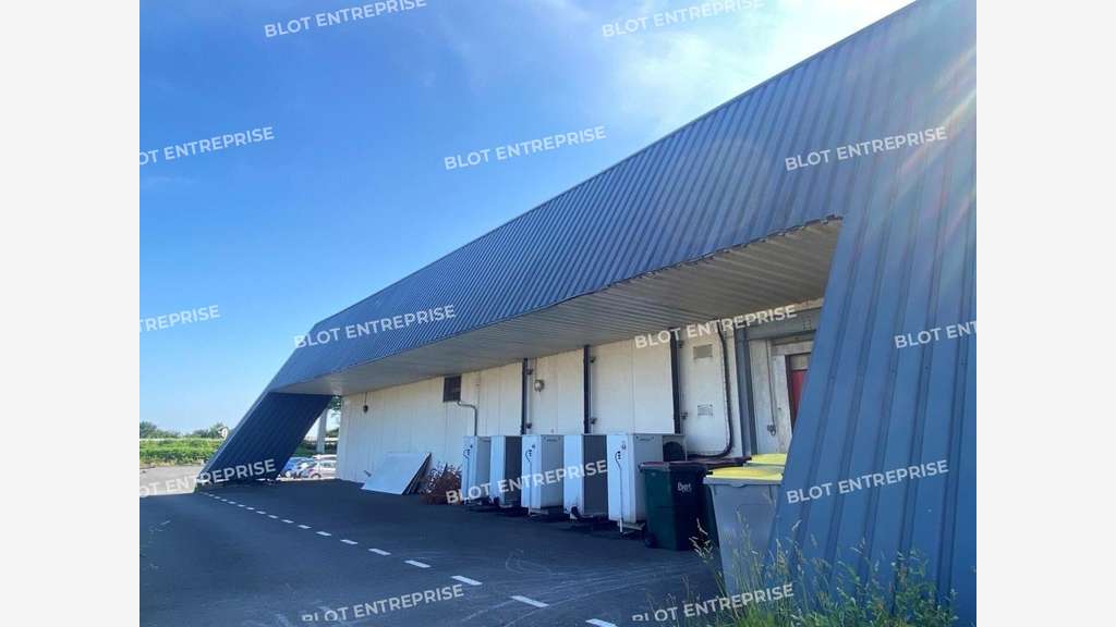 A vendre local d'activités 1 560m² à Gouesnou