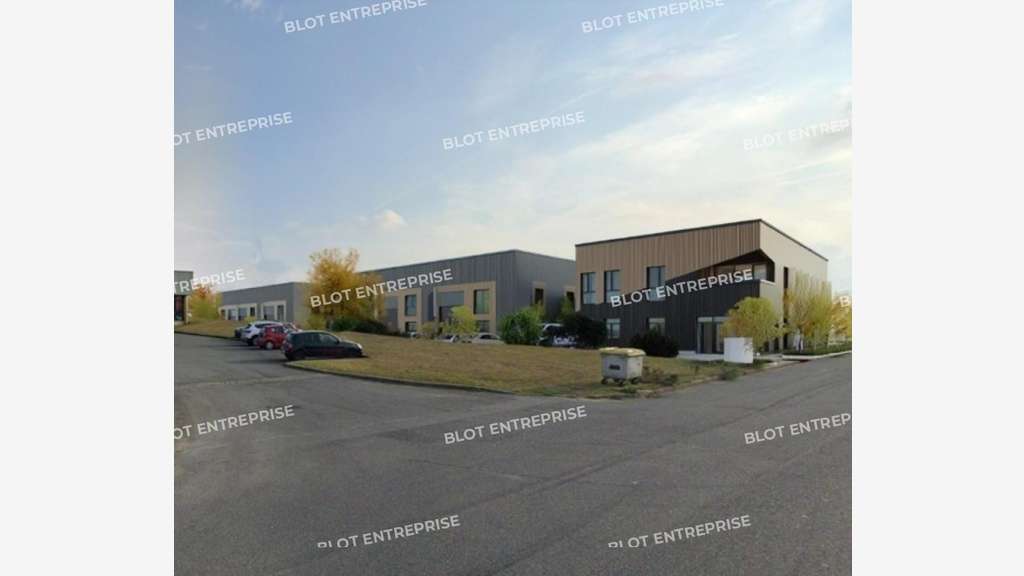 A vendre locaux d'activités neuf 197m² à Gouesnou