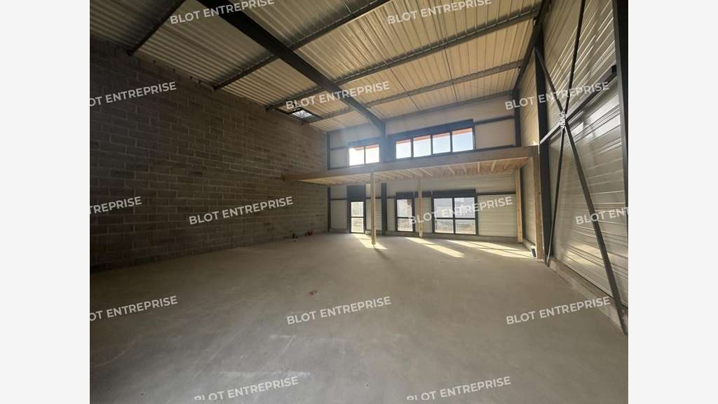 À VENDRE - CELLULE D'ACTIVITÉS - 208 m² - GR