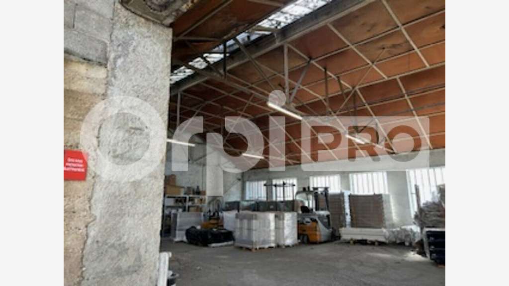 Vente local industriel de 2000m² à Grandris