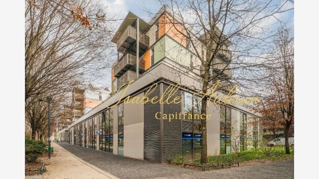 Local/bureau 930m² à vendre à Grenoble centre (38)