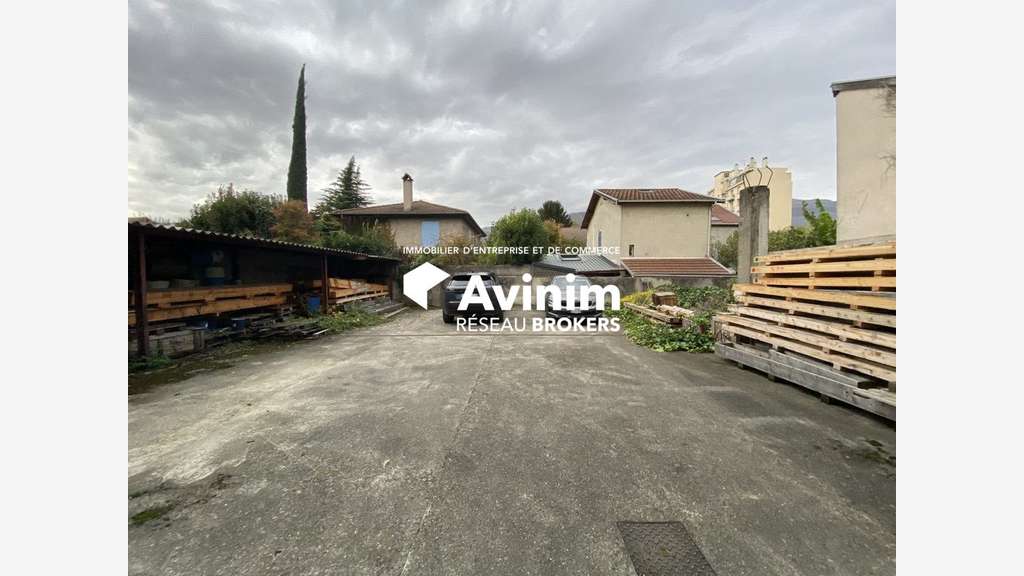 A vendre local d'activité 772m² Grenoble Bajatière