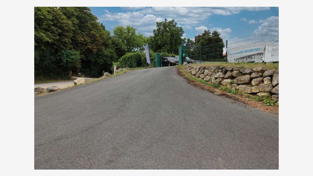Local artisanal de 482m² à vendre à Grezillac (33)