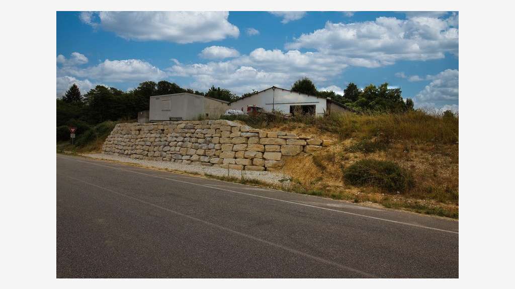 Local artisanal de 482m² à vendre à Grezillac (33)