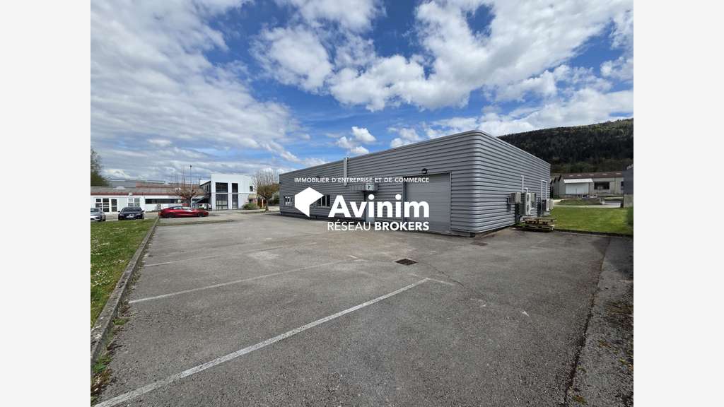 Bâtiment d’activités premium 1283m² à Oyonnax A404