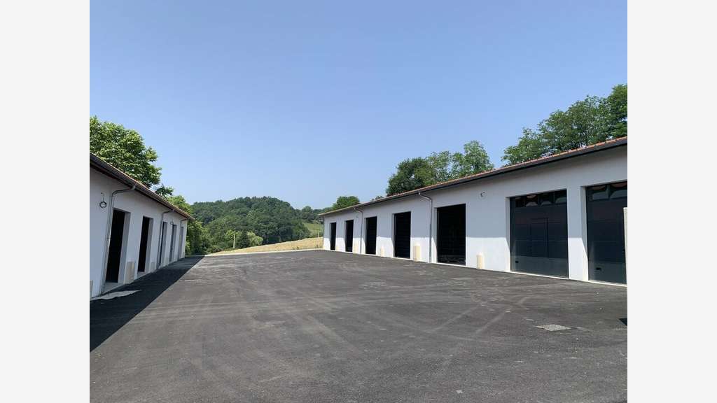 Vente dépôt neuf local d'activité 68m² à Ayherre
