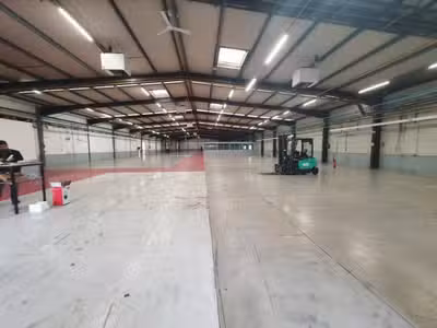 À reprendre – Site industriel de 8 990 m² à Haut