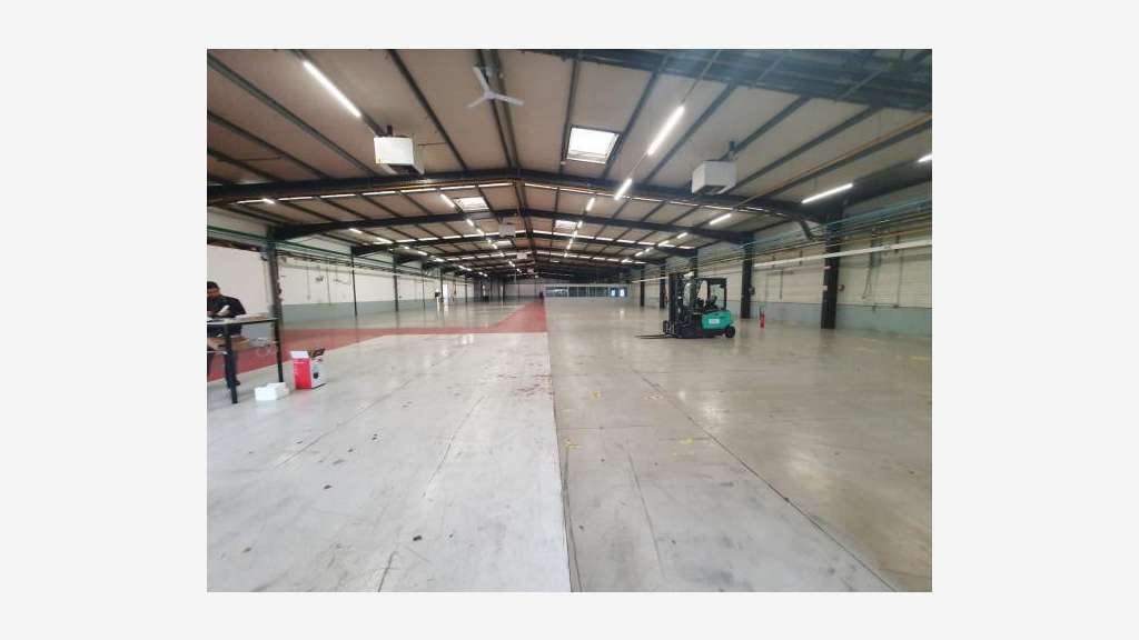À reprendre – Site industriel de 8 990 m² à Haut