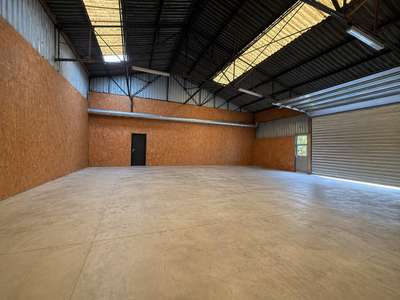 Bâtiment 1400 m² à vendre HENON
