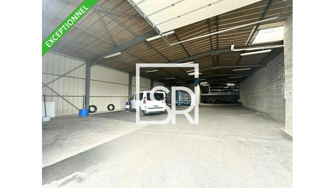 Locaux d'activité 880m² à vendre à Issoire