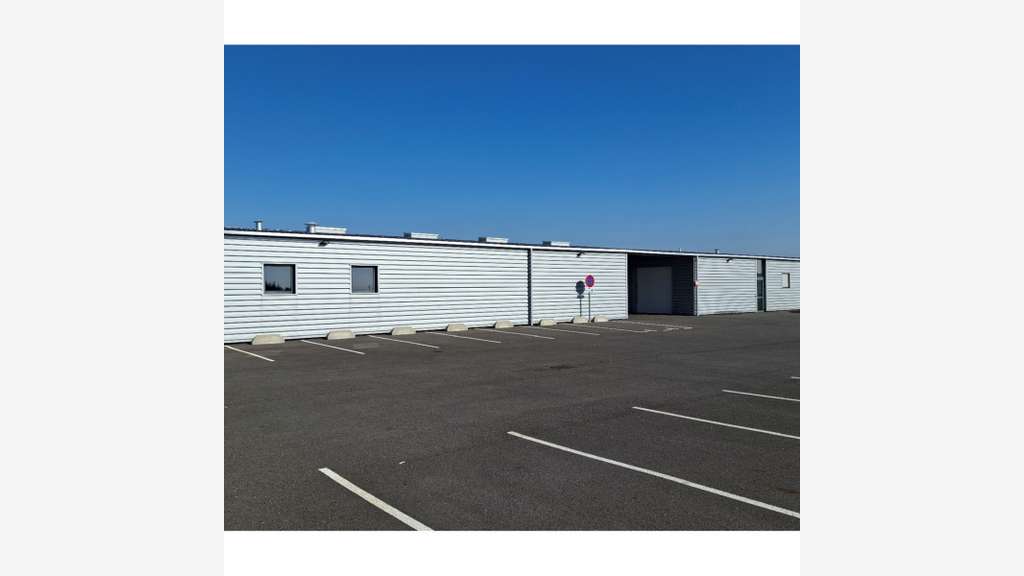 À vendre – Local d'activités de 1 000 m² à Issou