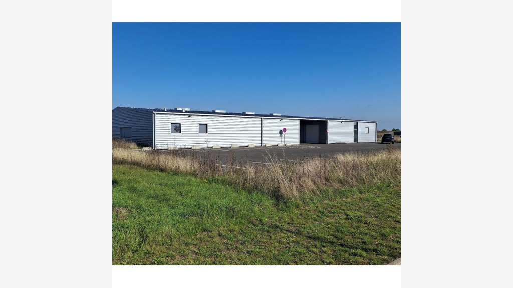 À vendre – Local d'activités de 1 000 m² à Issou