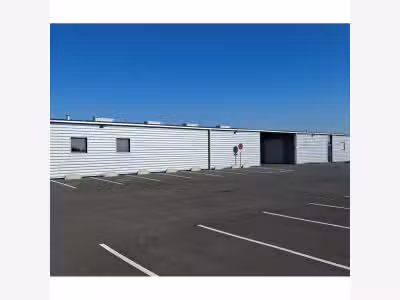 À vendre local d'activités de 1 000m² à Issoudun