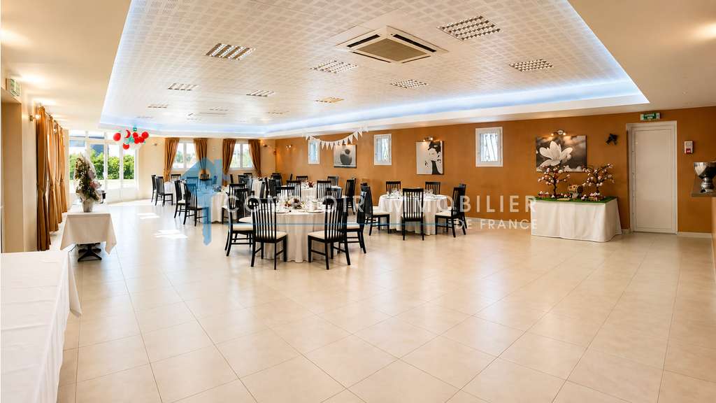 A vendre local commercial + appartement T4 Istres