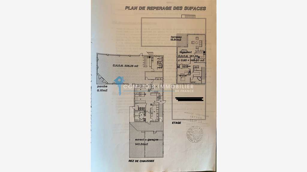 A vendre local commercial + appartement T4 Istres