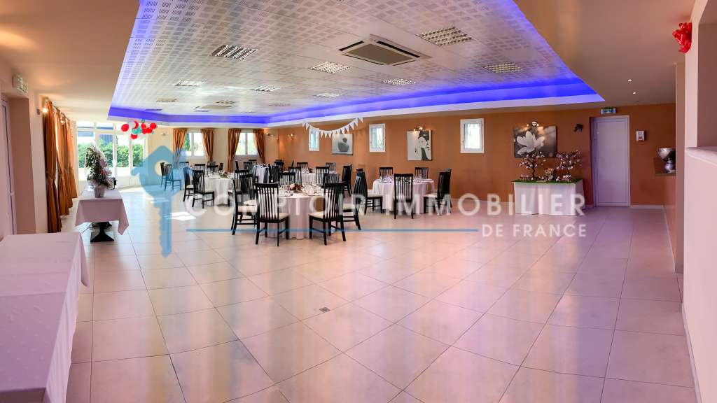 A vendre local commercial + appartement T4 Istres