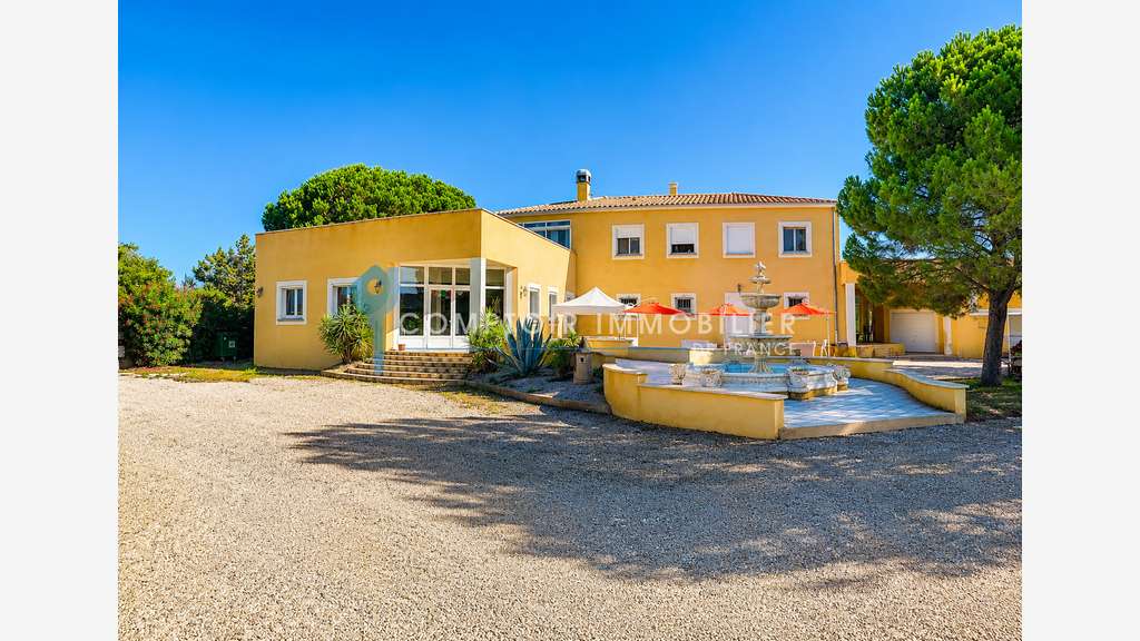 A vendre local commercial + appartement T4 Istres