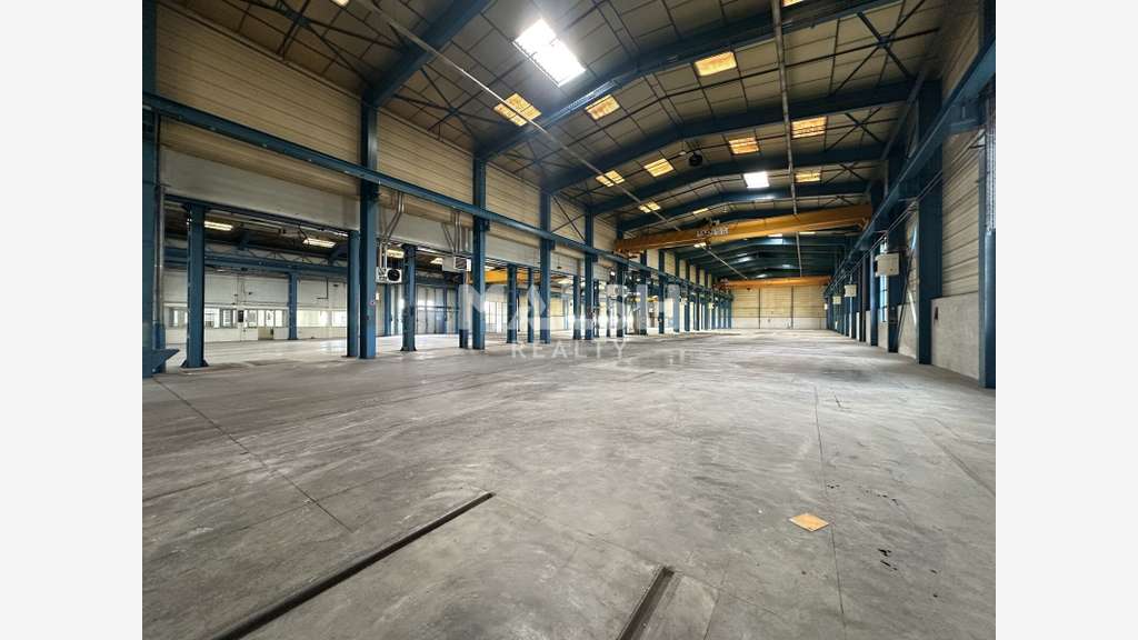 Bâtiment d'activités à vendre à Jassans-Riottier