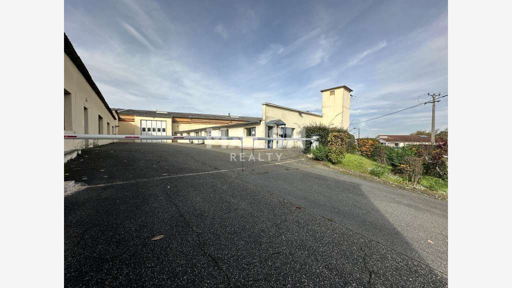 Bâtiment d'activités à vendre à Jassans-Riottier