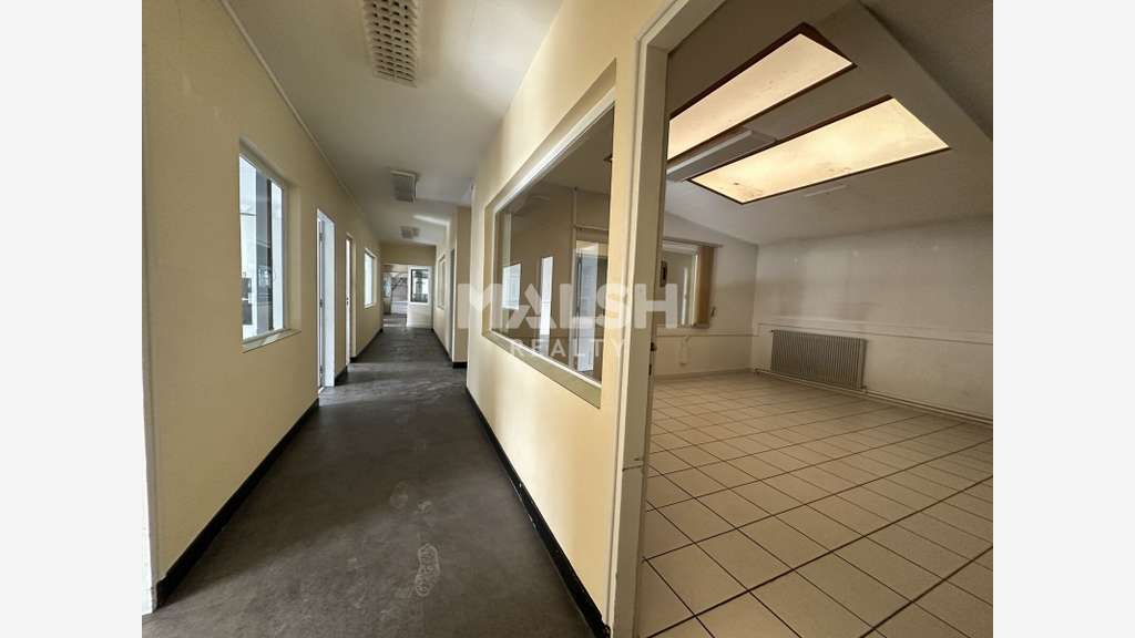 Bâtiment d'activités à vendre à Jassans-Riottier
