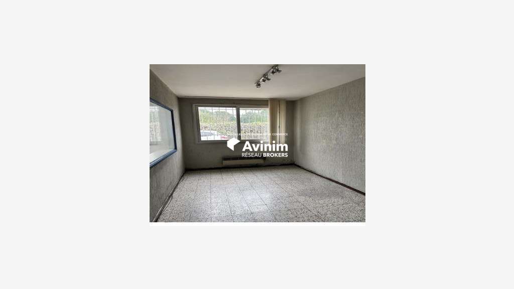 A vendre entrepôt 395m² à Jouy-le-Moutier