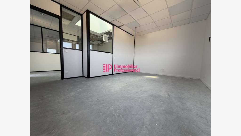 Vente local d'activité neuf de 326m² à Kervignac