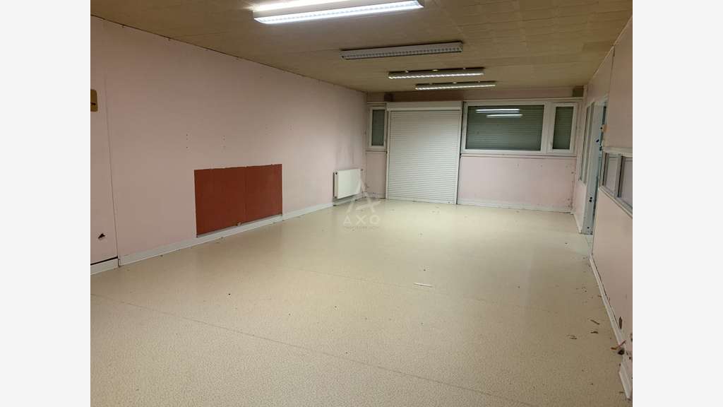 Av ensemble pro de 1703m² à L'Isle-d'Espagnac