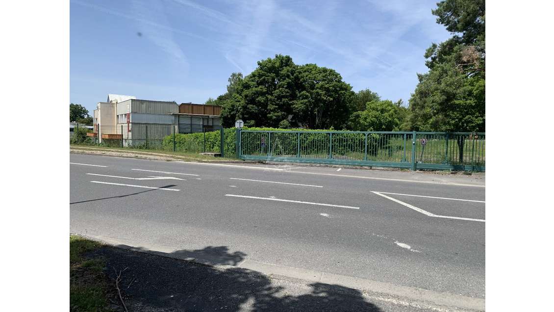 Av ensemble pro de 1703m² à L'Isle-d'Espagnac