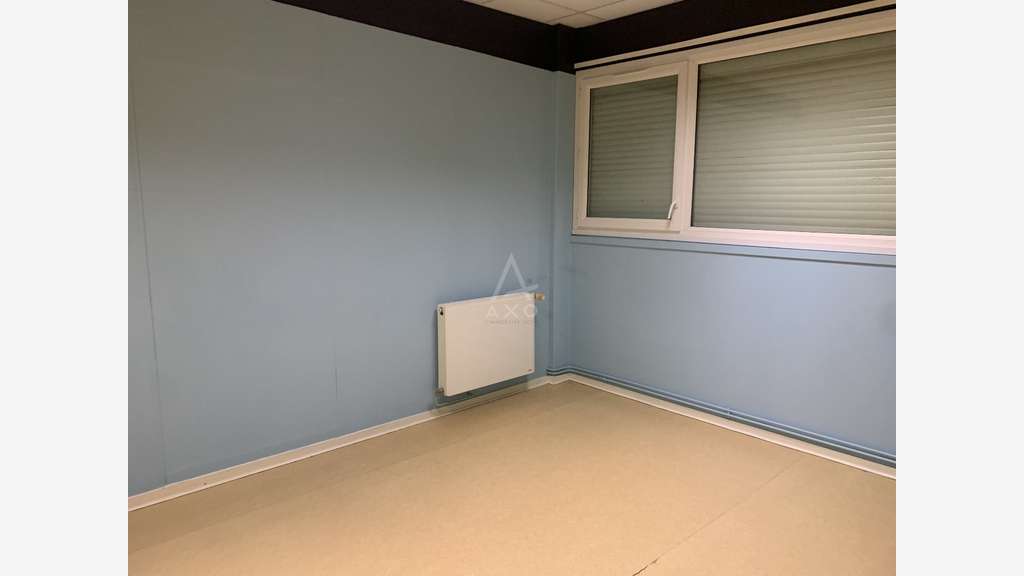 Av ensemble pro de 1703m² à L'Isle-d'Espagnac
