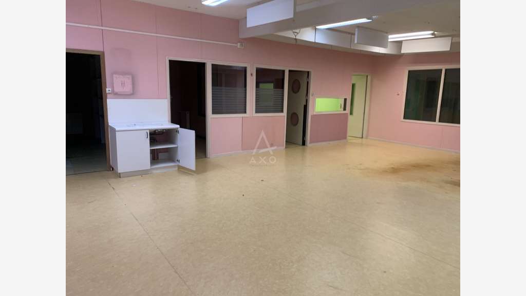 Av ensemble pro de 1703m² à L'Isle-d'Espagnac