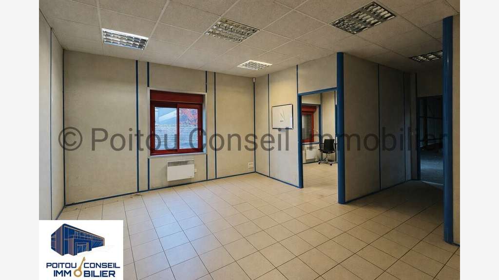 LA CRÈCHE - LOCAL D'ACTIVITE à vendre