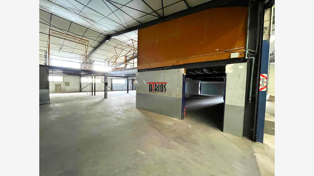 LOCAL D'ACTIVITÉ DE 1 915 M²