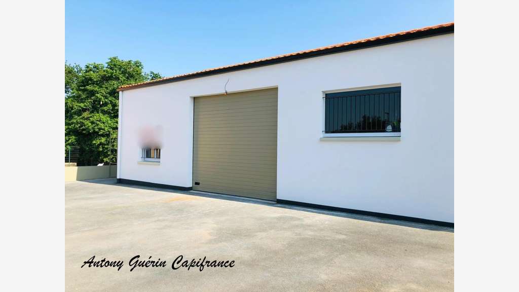 AV Local artisanal bureau de 180m² La Gaubretière