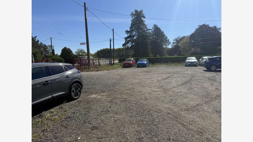 Vente entrepôts 840m² + 77m² à Magdelaine-sur-Tarn